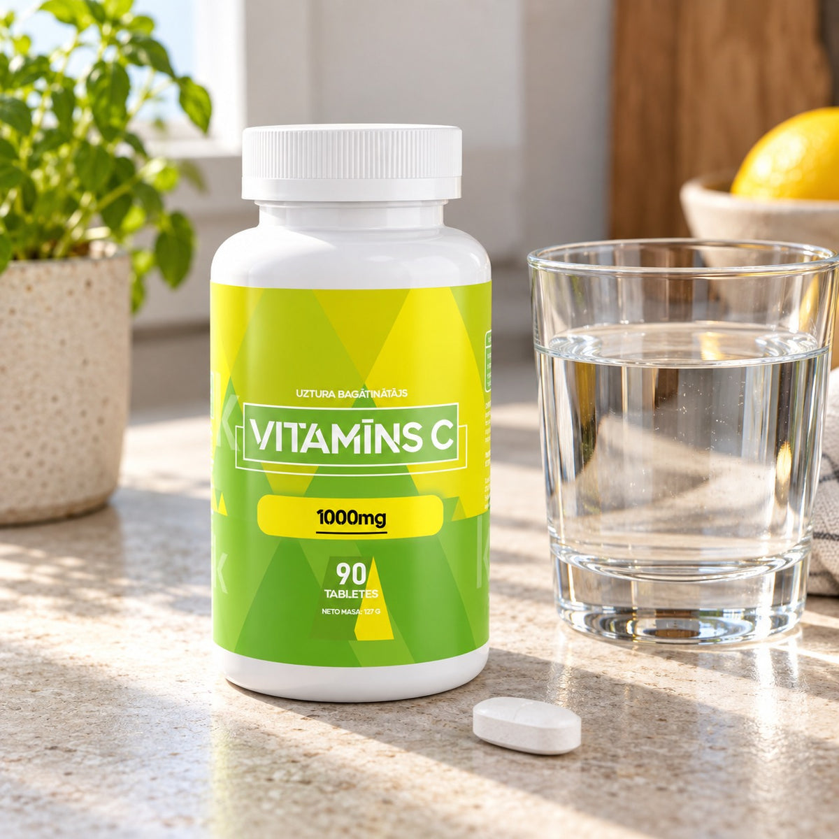 Vitamīns C 1000 mg ar glāzi ūdens